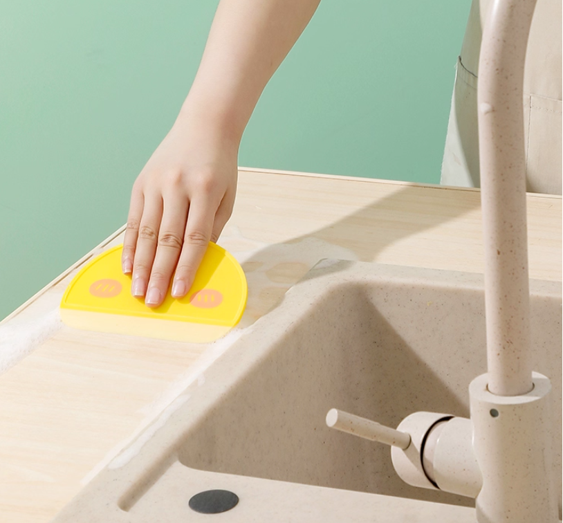 USICAH Cute Mini Bathroom Squeegee